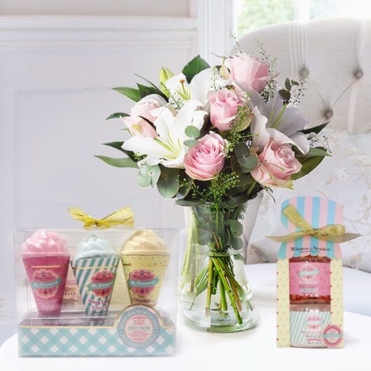 Simply Pink Rose & Lily, Shower Gel & Body Lotion Set (150ml) and Cupcake Bath Fizzer Set (3x45g)