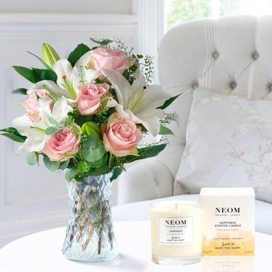 Simply Pink Rose & Lily & NEOM Happiness Candle (185g)